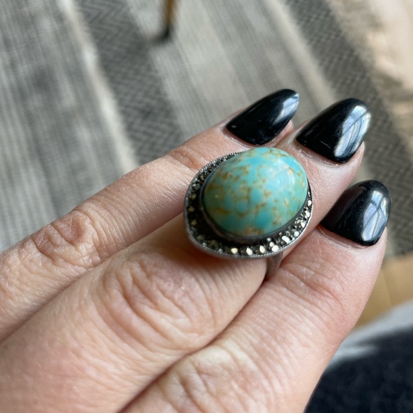 Vintage Ring - Picture 2 of 6